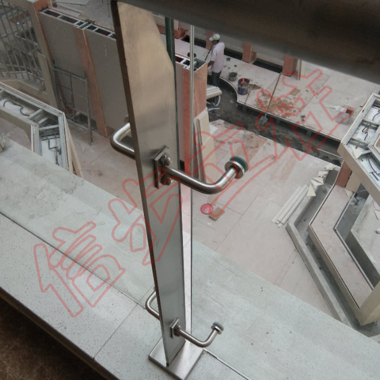 El nuevo hospital de medicina tradicional china de Taizhou puso en funcionamiento la columna de acero inoxidable xinbu para proporcionar seguridad al edificio ambulatorio.