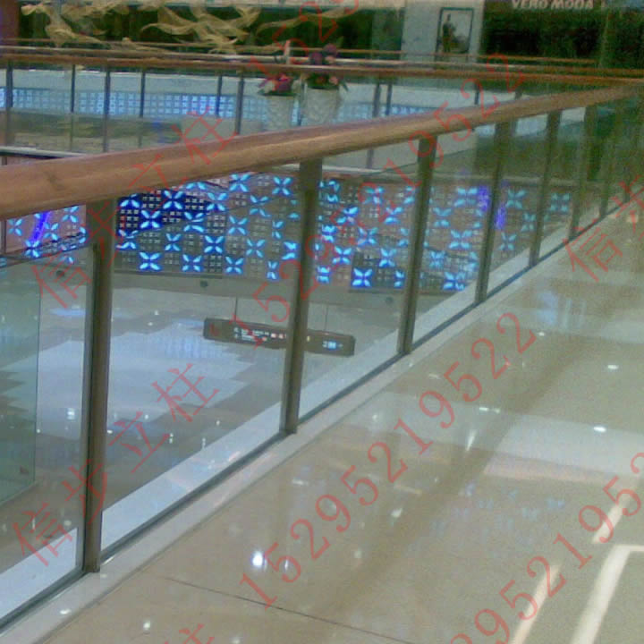 La Plaza Wanda de puxi, quanzhou, selecciona columnas de acero plano de acero inoxidable xinbu.